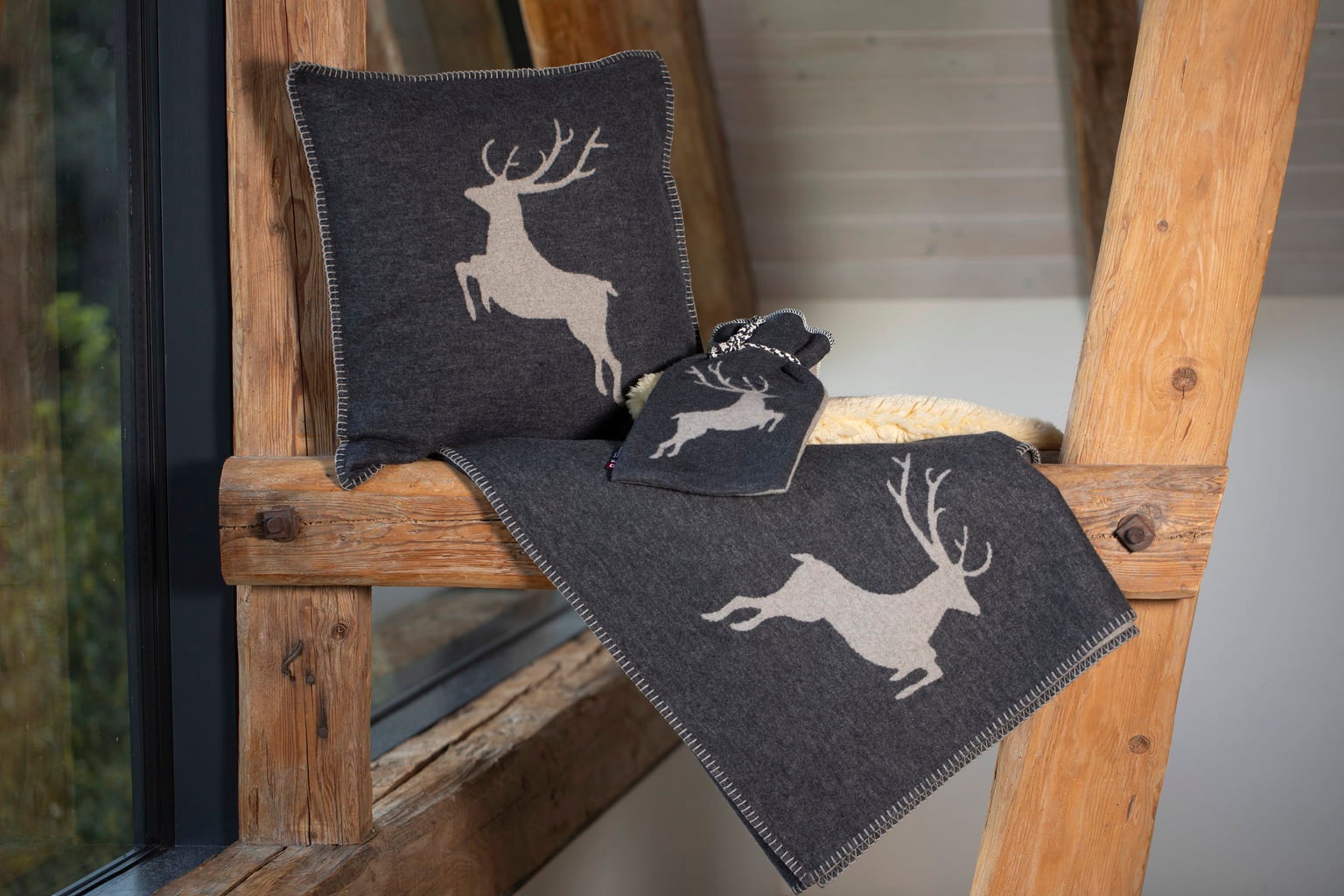SILVRETTA Hot Water Bottle with Cord - Deer - 1 Pc