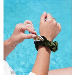 lotta curls Zipper Scrunchie